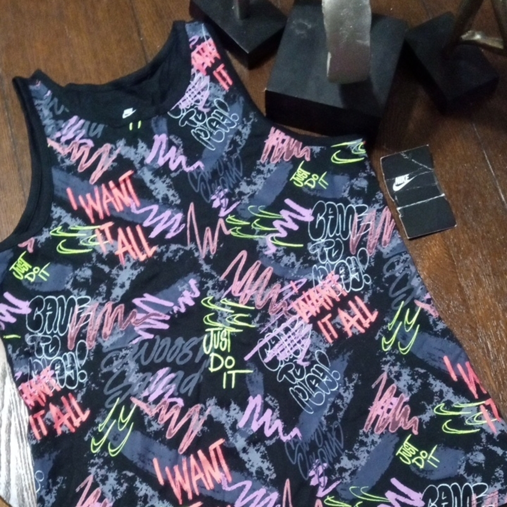 🚨B2G1 New NIKE Neon Multicolor Graphic Tank Top Tee